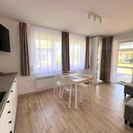 Comfortable Homes, Right By The Hébergement de vacances