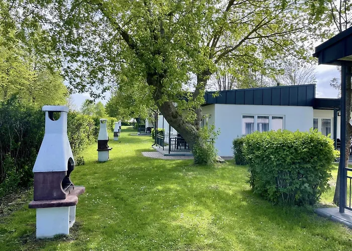 別荘 Comfortable Homes, Right By The