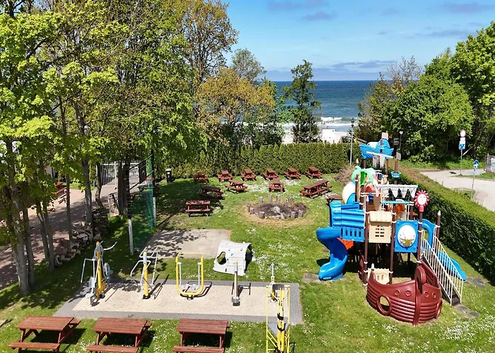 Comfortable Homes, Right By The Hébergement de vacances