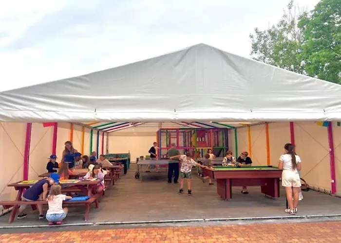 Comfortable Homes, Right By The Hébergement de vacances Sianożęty