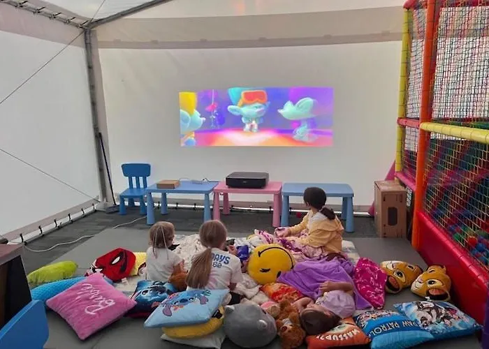 Comfortable Homes, Right By The シャノジェンティ